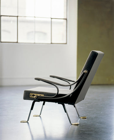 Digamma Armchair