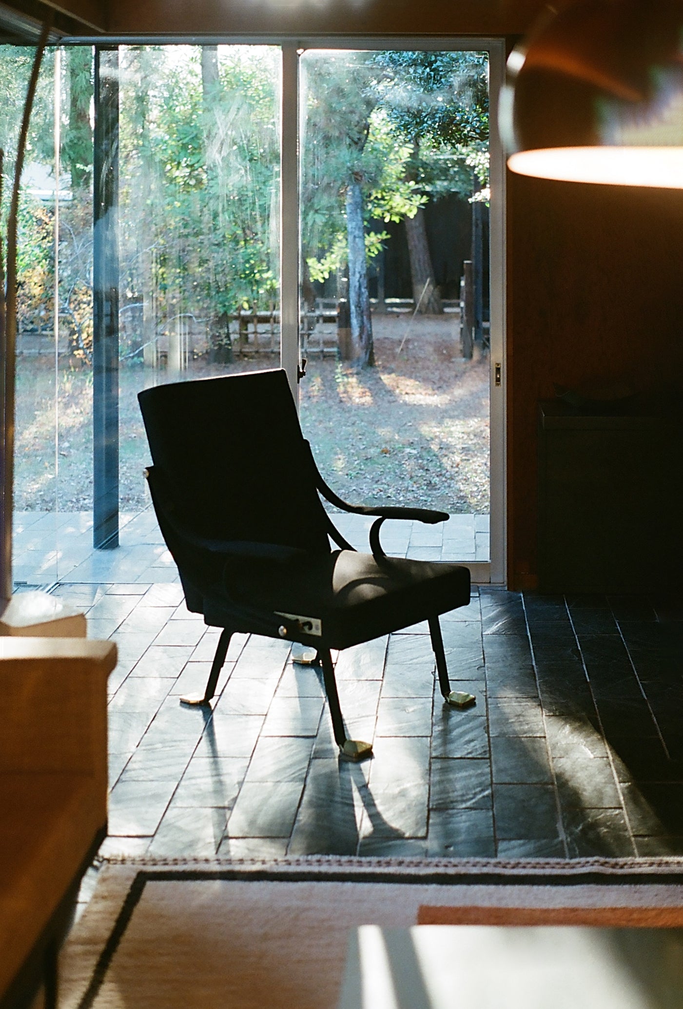Digamma Armchair