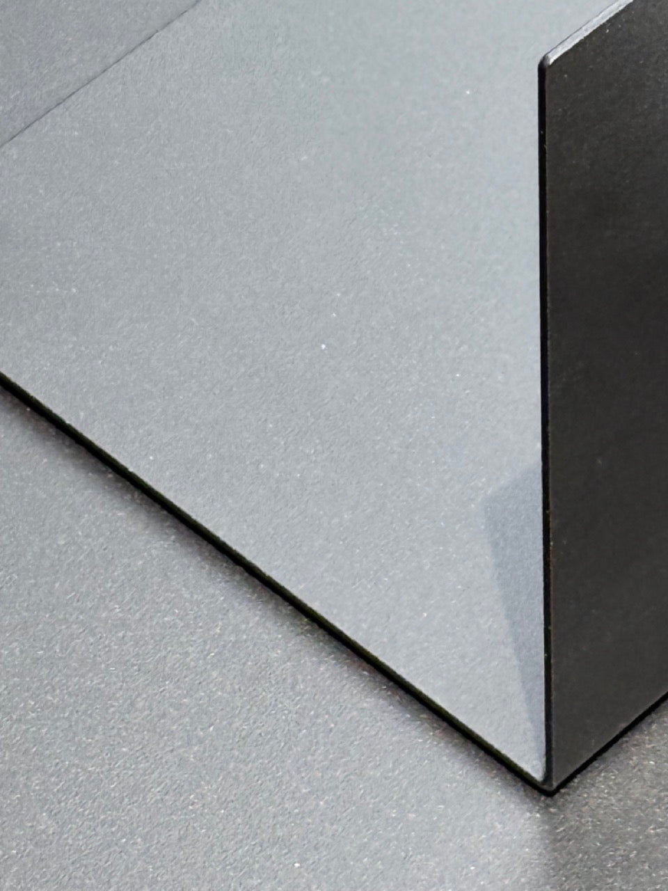 Easy Irony Bookend《展示品・No.1》