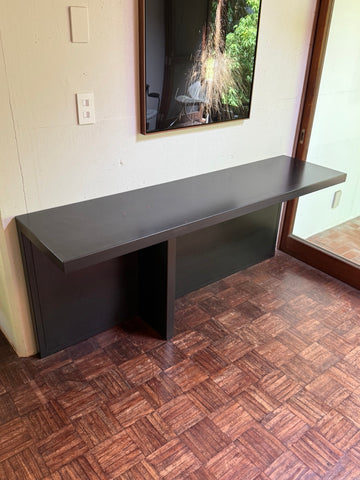 Atrium Console | 展示品