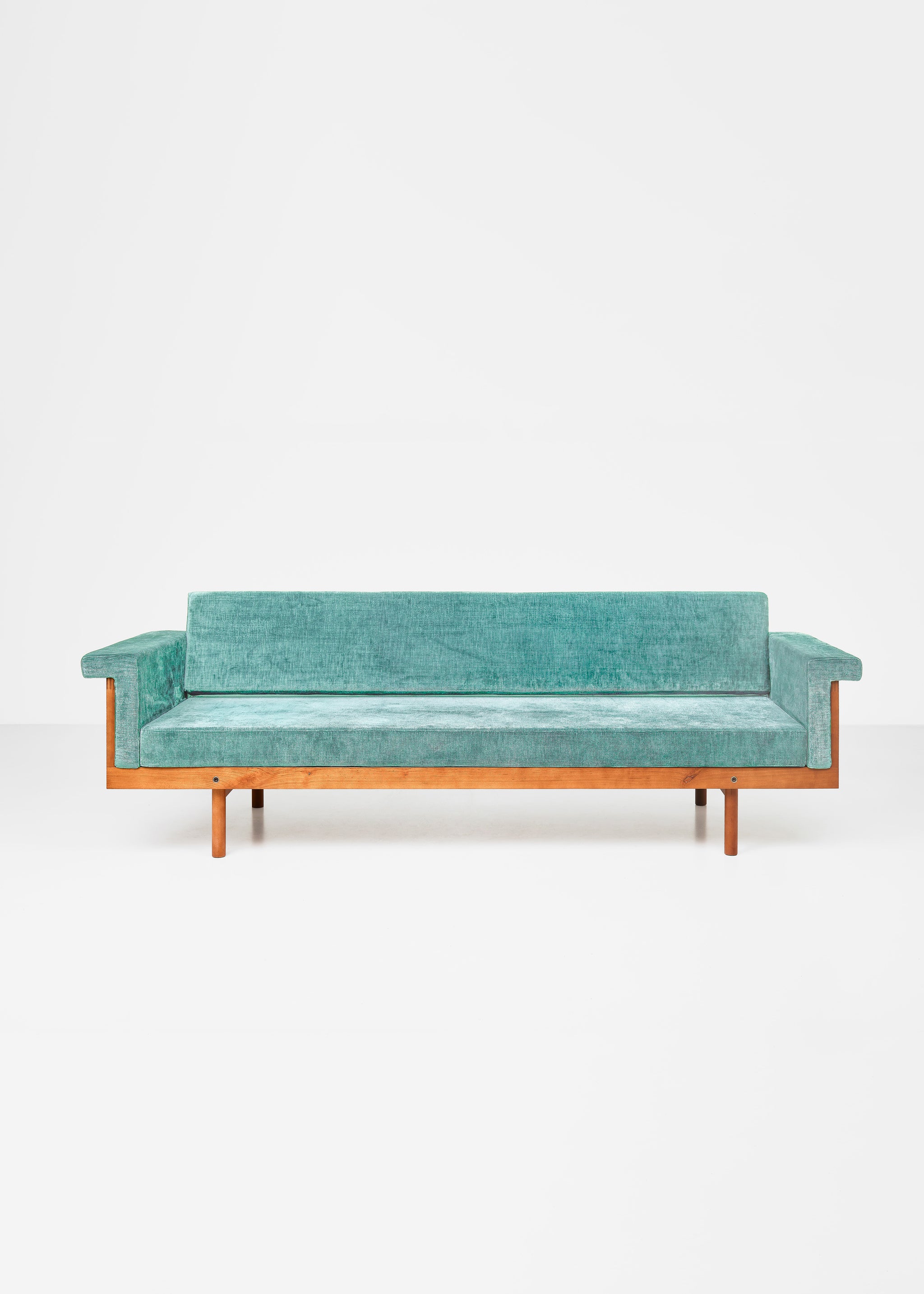 Naeko Sofa