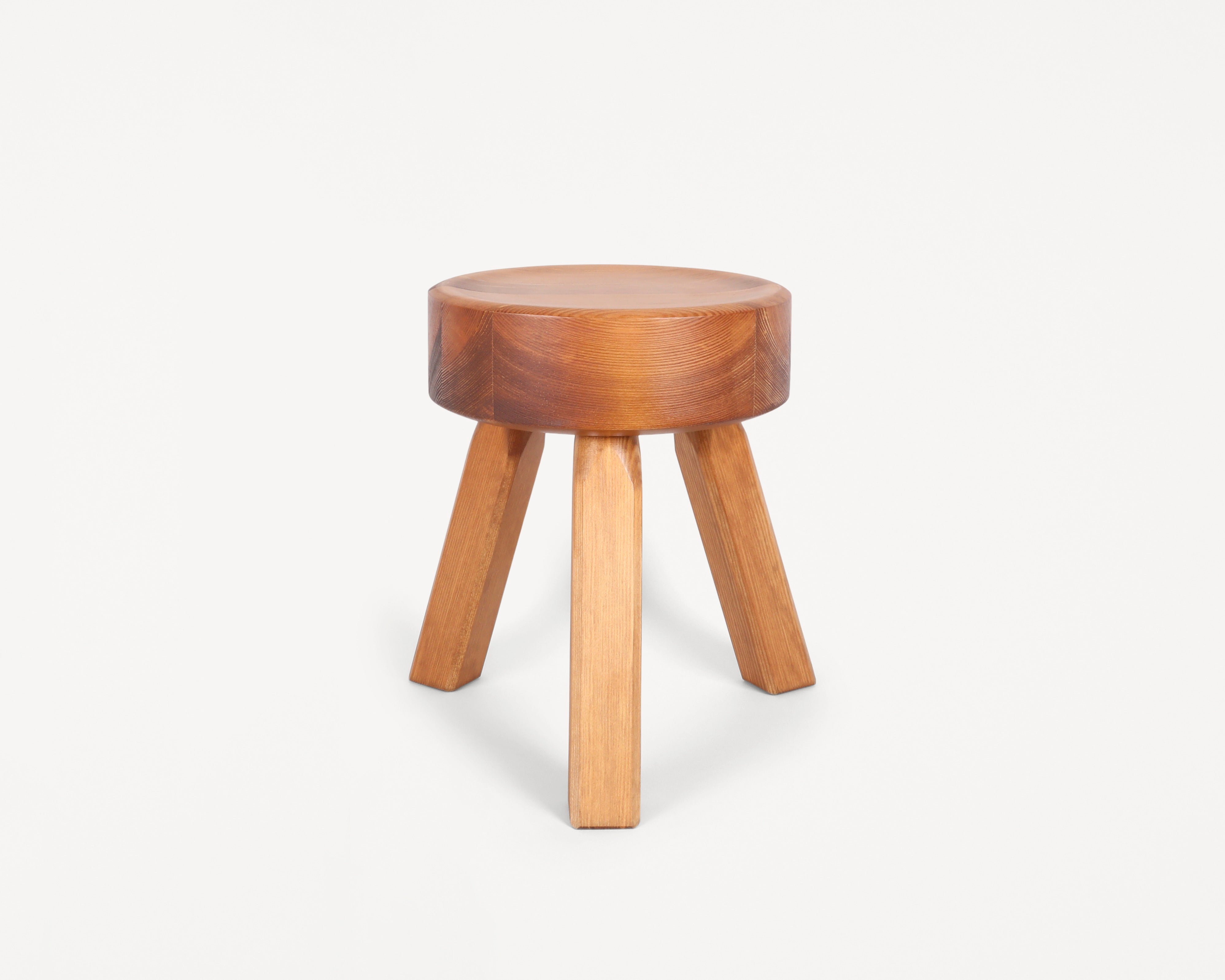 AML STOOL – BUNDLESTUDIO