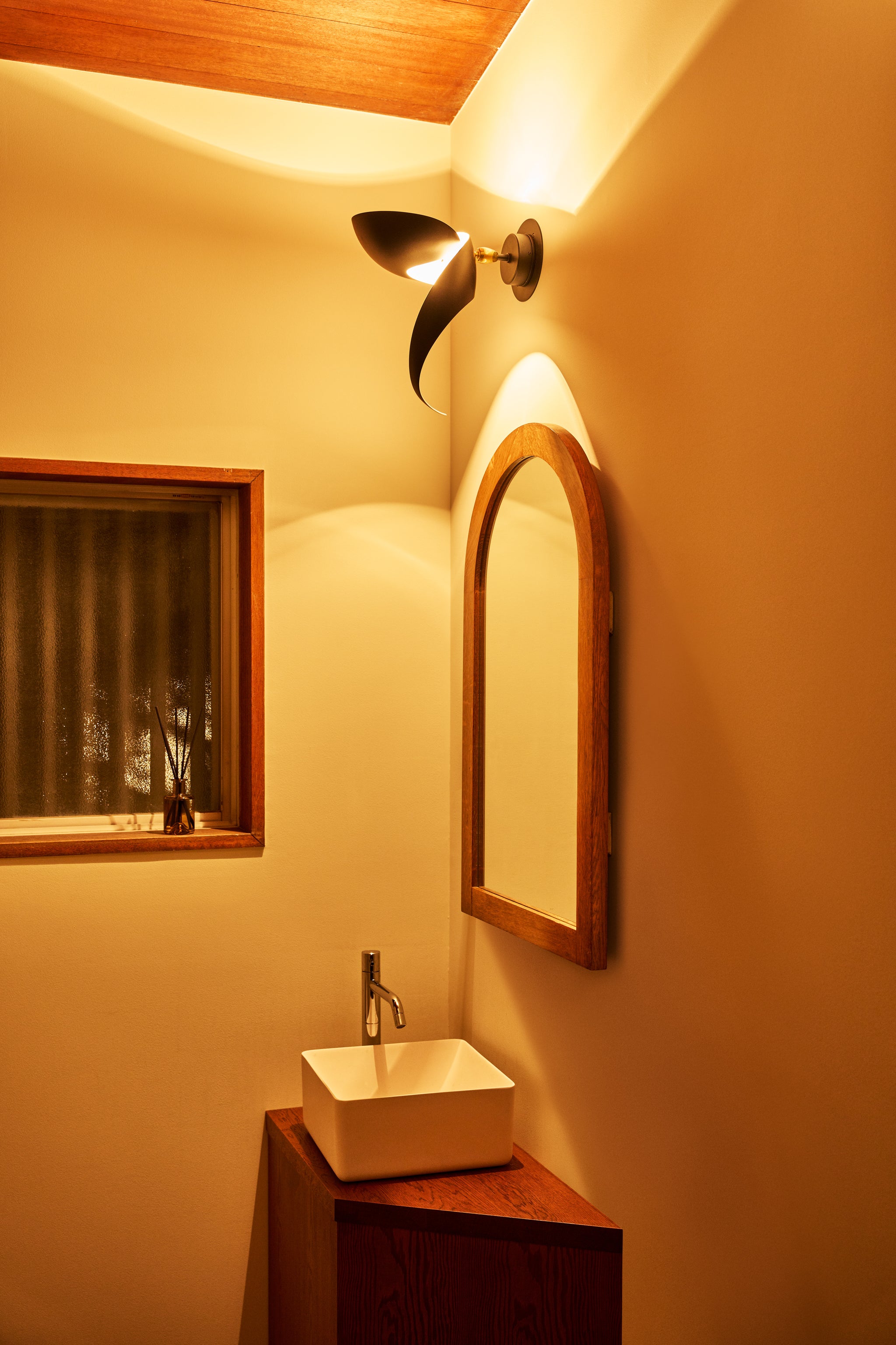 FLAME WALL SCONCE